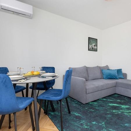 Cozy And Comfortable Wola Apartment By Noclegi Renters Varsovie Extérieur photo