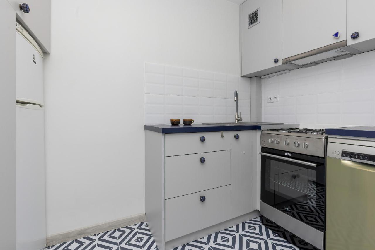 Cozy And Comfortable Wola Apartment By Noclegi Renters Varsovie Extérieur photo