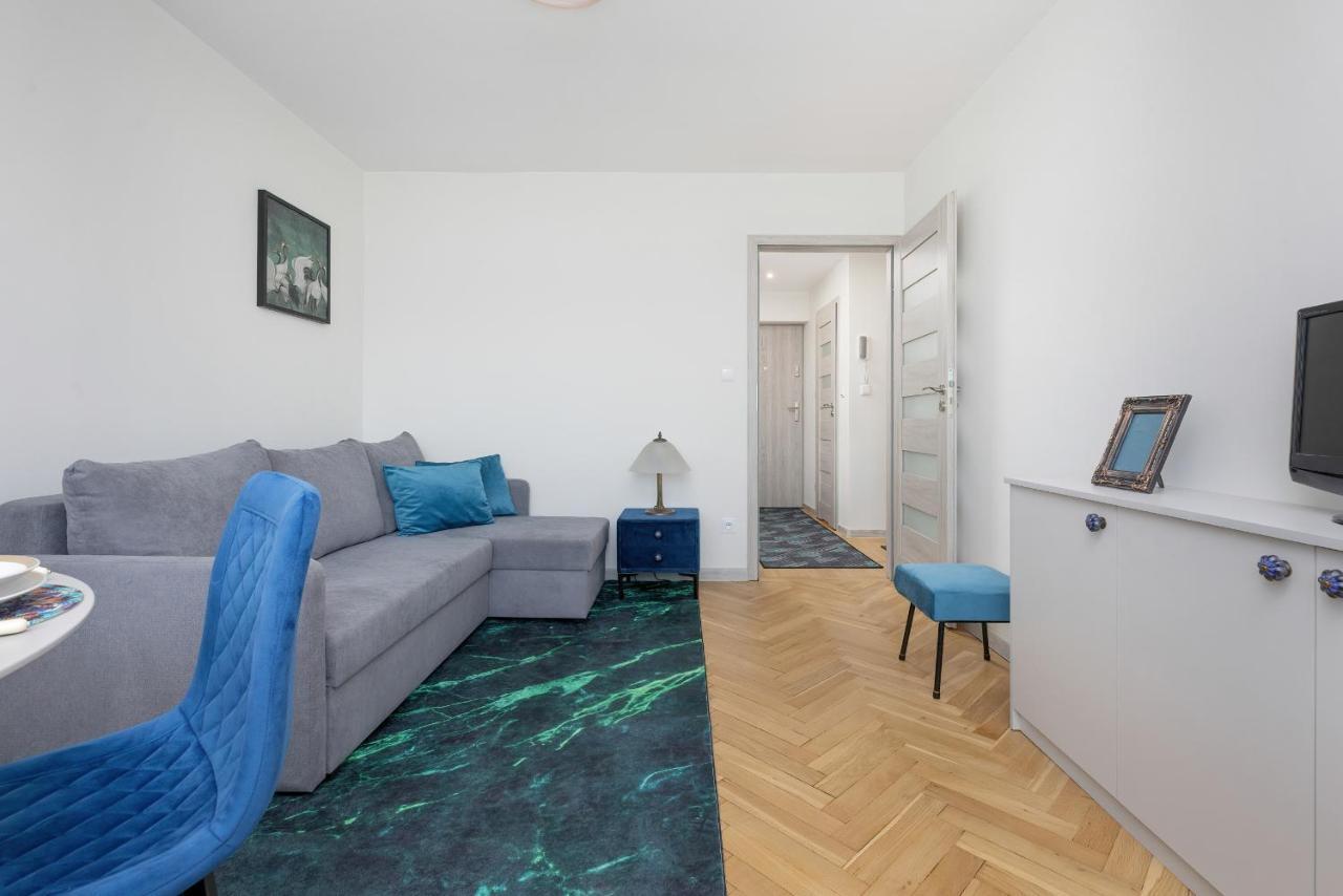 Cozy And Comfortable Wola Apartment By Noclegi Renters Varsovie Extérieur photo